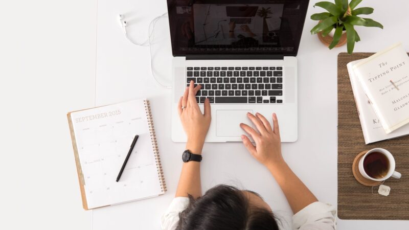 5 Cursos de investimentos e Ebooks para aprofundar seus conhecimentos